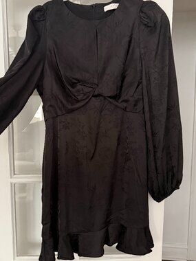 ASTR the Label - Black Floral Motif Flowy Dress with Key Hold (Size L)